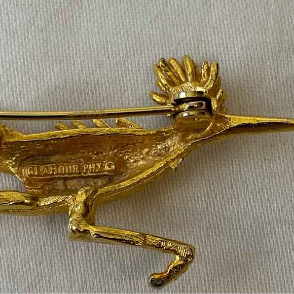Glamour PHX Gold Colored Roadrunner Brooch Pin Signed Red Eye - Picture 6 of 7